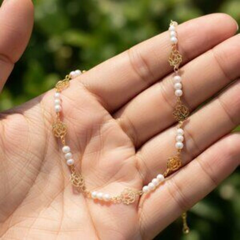 "Elegant & Trendy Bracelet, A Perfect Gift for Women, Thoughtful, EVCH1746